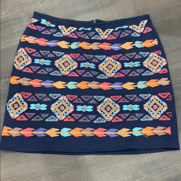 Cute patterned mini skirt. Small - Picture 1 of 6